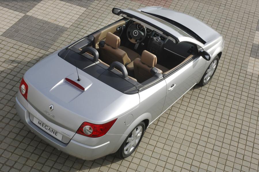  Renault Megane Coupe Cabriolet 2006 года  (фото 12 из 15)